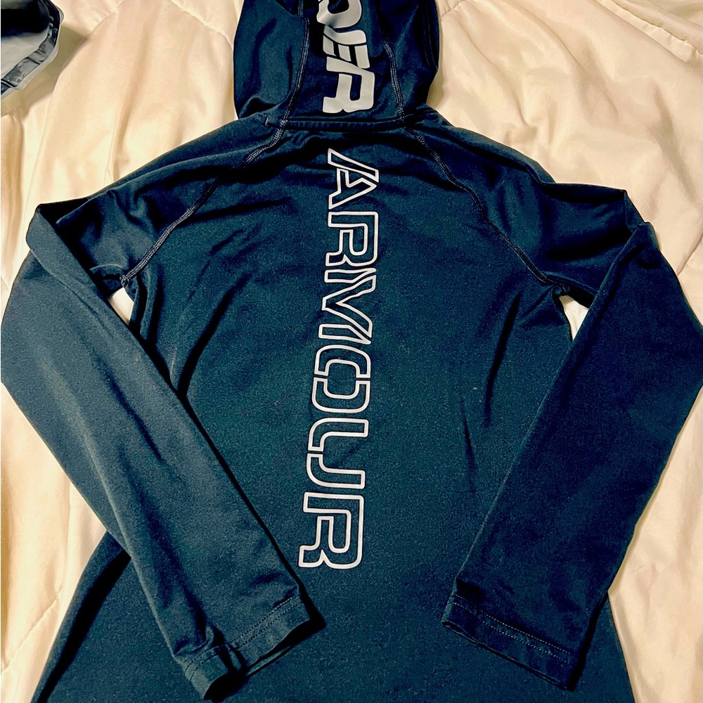 Under Armour Black Athletic Jacket with Hood and Moisture-Wicking Fabric.